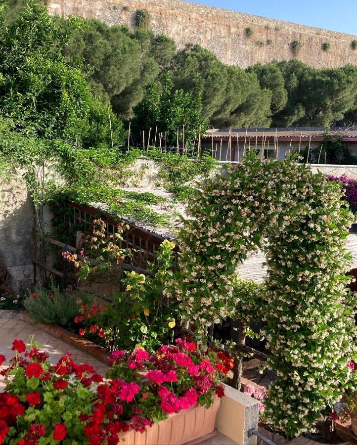 L'Antico Borgo Acomodação com café da manhã Milazzo Exterior foto